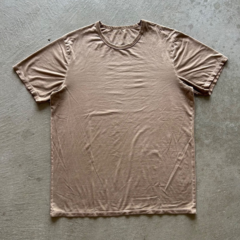 Lululemon The Fundamental Tee Shirt Mens Large Light Brown Taupe Stretch Gym